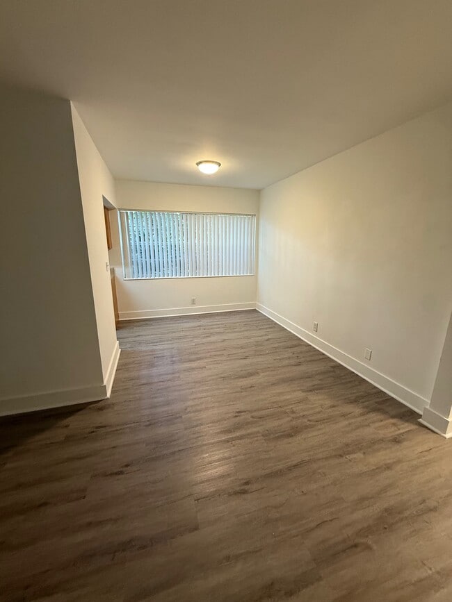 Building Photo - 512 Bayshore Dr