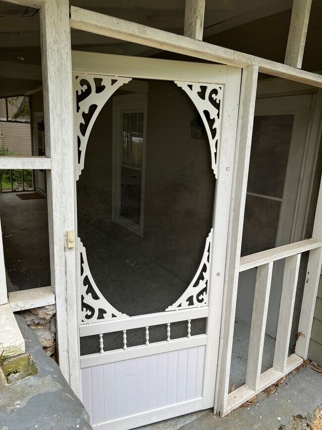 Building Photo - North Shore! ** Location! **1 month FREE R...