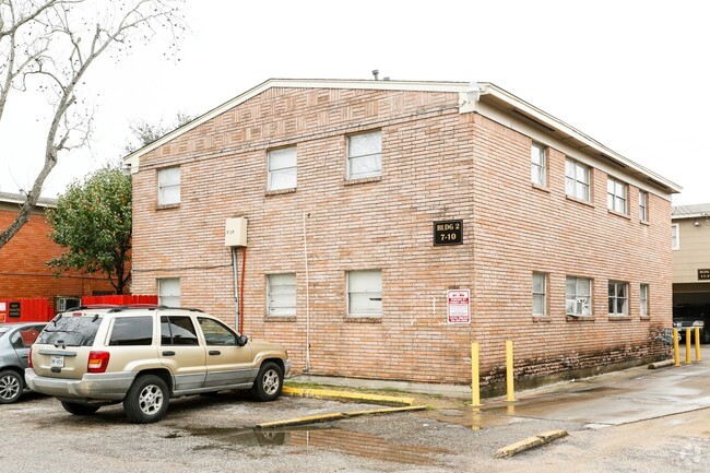 Building Photo - Lindencrest Apartments
