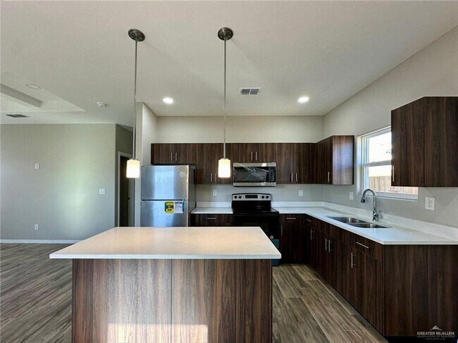 Foto del edificio - 17 E Walnut Ave