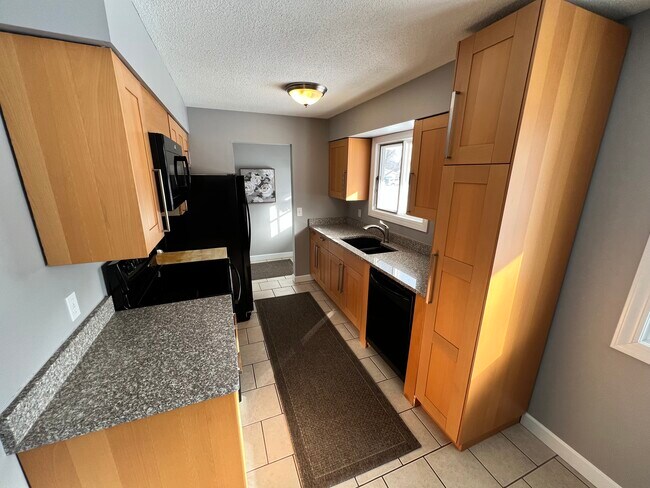 Foto del edificio - 6253 137th St W