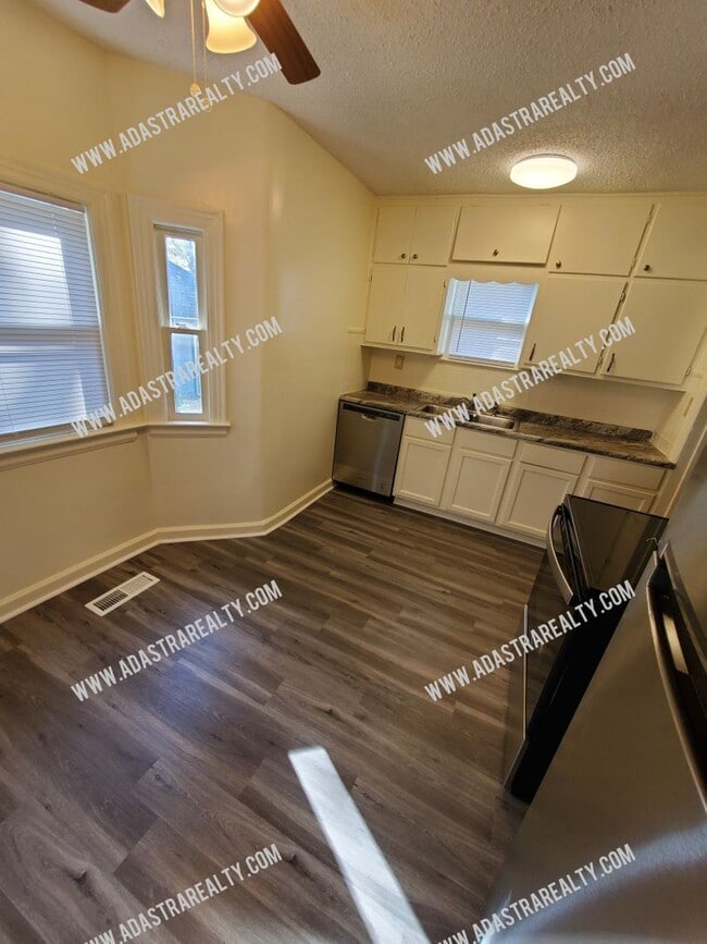Building Photo - Affordable Home in KCMO-Available in JULY!!