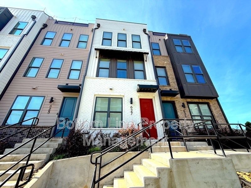 Primary Photo - 627 W Tremont Ave