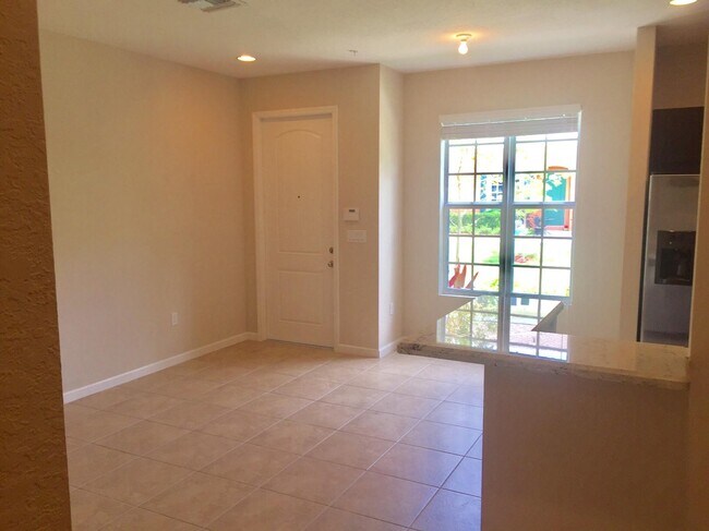 Building Photo - 720 SW 2nd Terrace