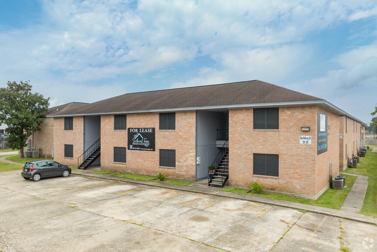 Primary Photo - Arthur Place Apartments