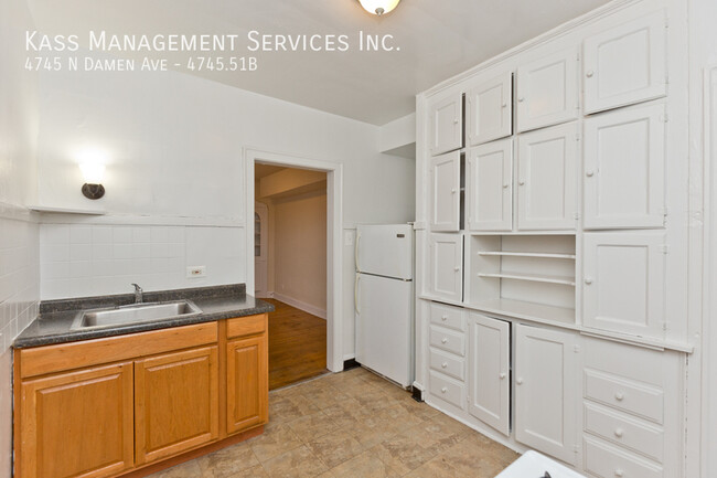 Foto del edificio - 4745 N Damen Ave