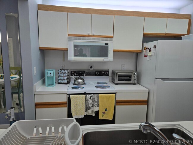 Building Photo - 2516 SE Anchorage Cove