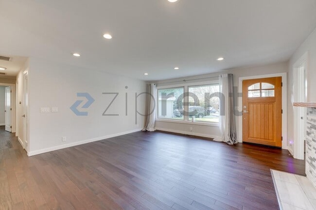 Building Photo - 1608 NW 197th St