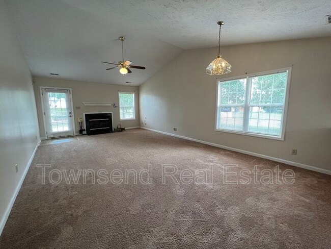 Building Photo - 3031 Kingfisher Dr