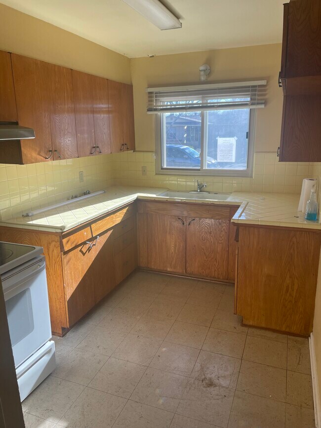 Building Photo - 351 Haverford Dr