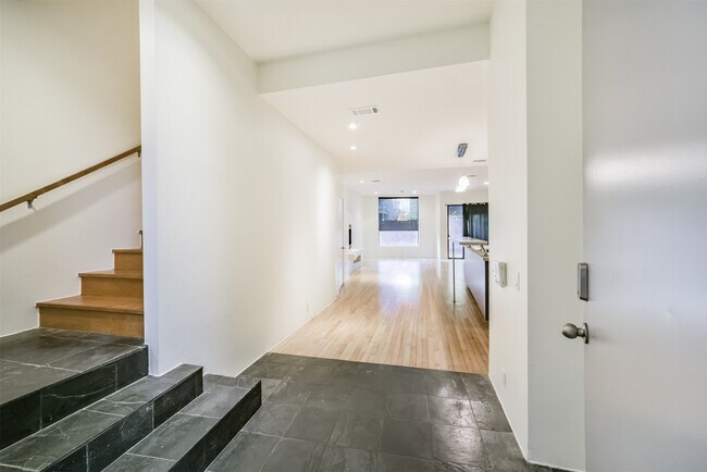 Foto del edificio - 2518 Mason St