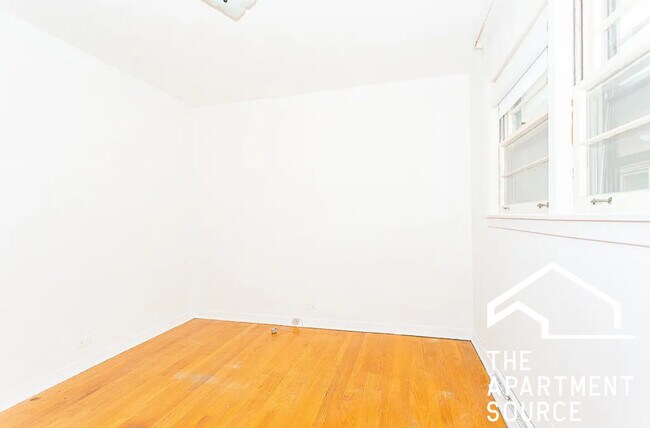 Foto del edificio - 7407 N California Ave