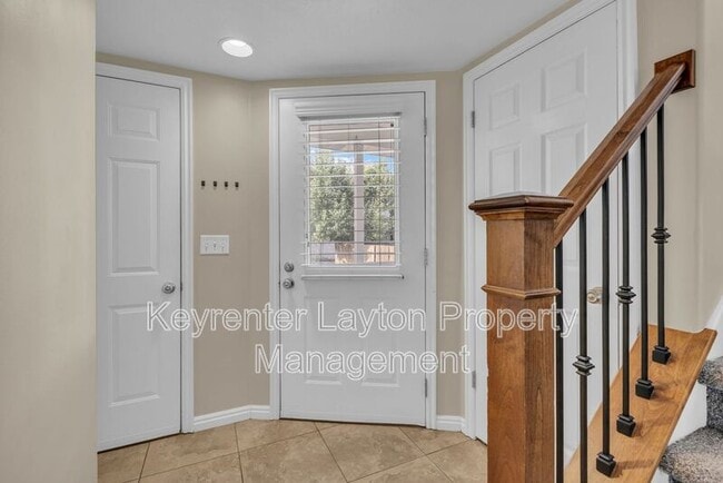 Building Photo - 105 E 820 S