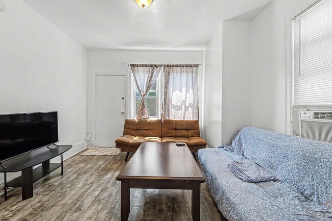 Foto del edificio - 101 N Brighton Ave