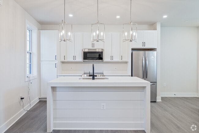 2BR, 2BA - 1,020SF - Kitchen - Belmont Heights Apartments