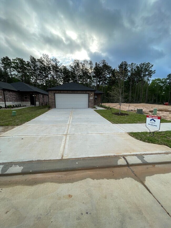Foto del edificio - 731 Long Cedar Dr