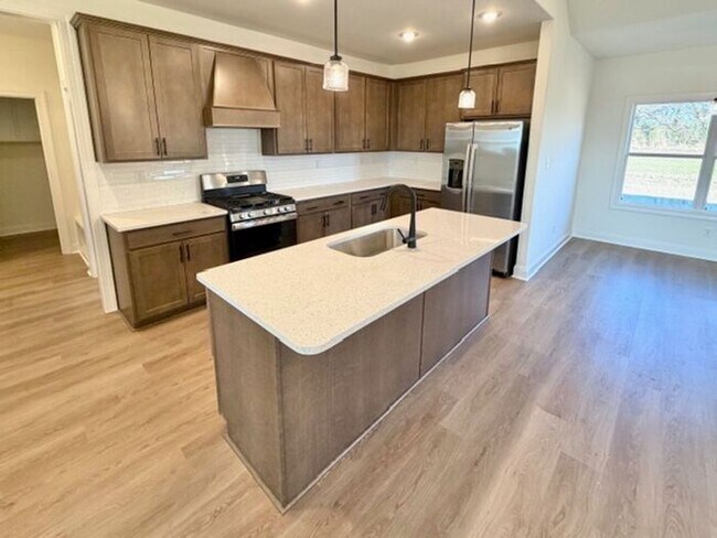 Foto del edificio - Move In Special! Now Leasing a Brand New 5-Bedroom 3 Bath Home Olive Branch