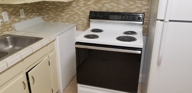 Foto del edificio - 301 Culbreth Ave