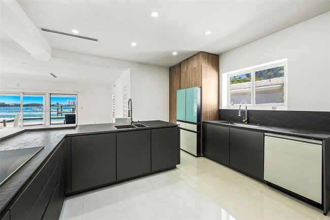 Foto del edificio - 1101 S Shore Dr