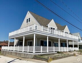 Building Photo - 93 Beach Ave