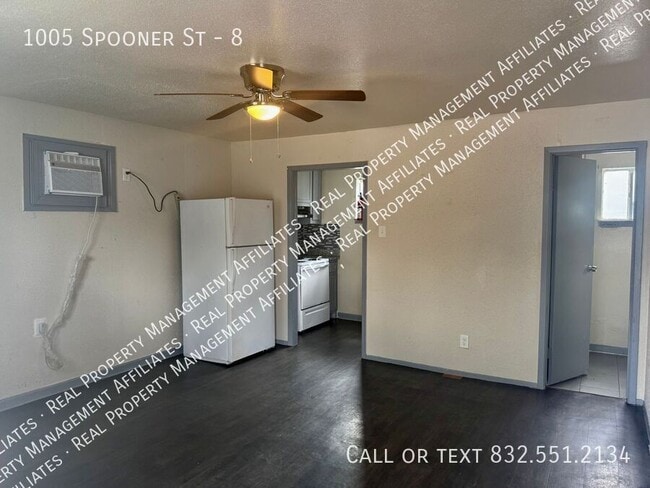 Building Photo - 1005 Spooner St