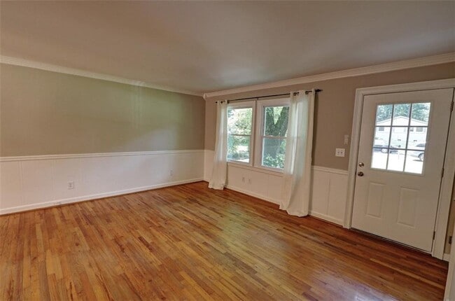 Building Photo - 2968 Fantasy Ln