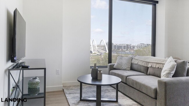 Building Photo - 632 Howard Rd SE