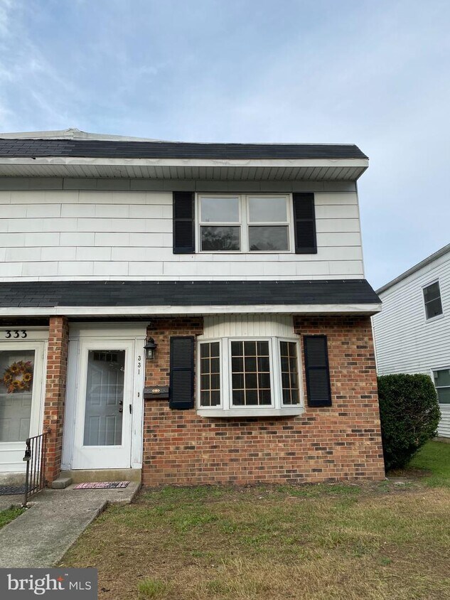 Primary Photo - 331 N Governors Ave
