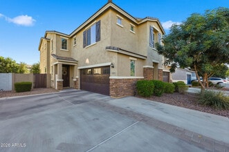 Building Photo - 905 S Canal Dr
