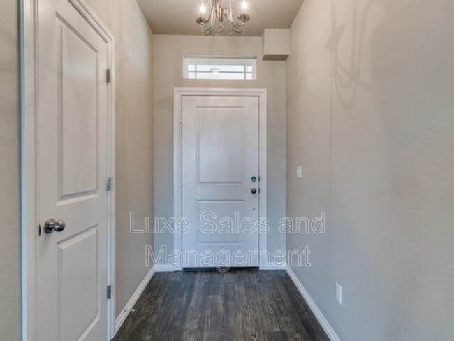 Foto del edificio - 739 SW 14th St