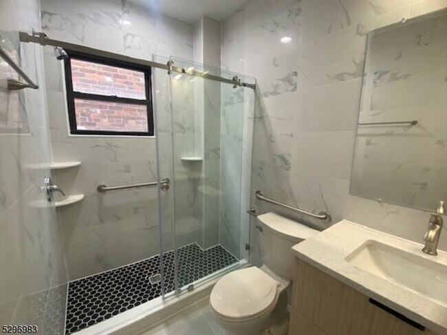 Foto del edificio - 40 Speedwell Ave