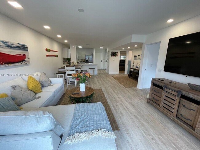 Foto del edificio - 3944 NE 167th St
