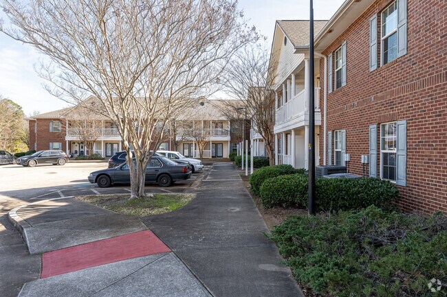 Vista adicional del edificio - Grier Senior Manor