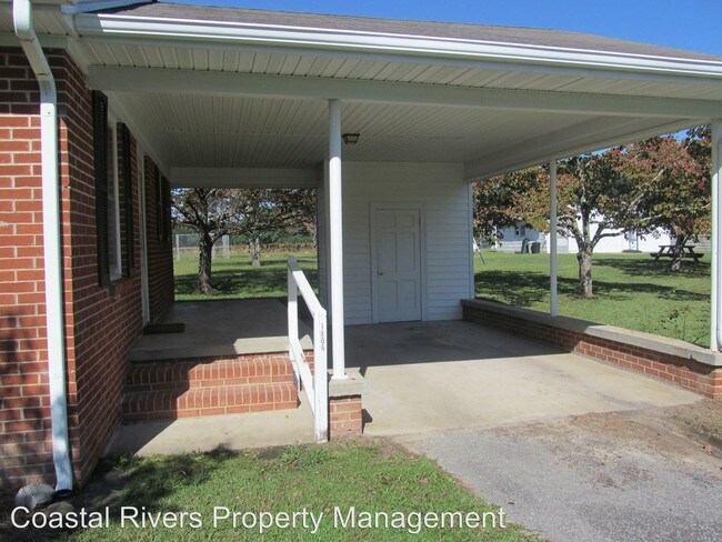Building Photo - 1806 John Small Ave