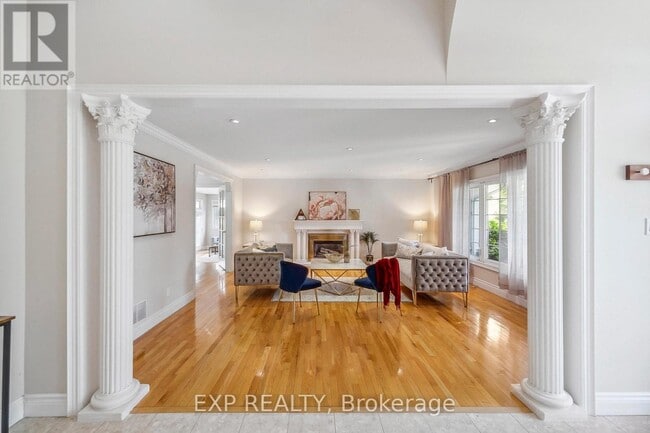 Building Photo - 1572 Knareswood Dr