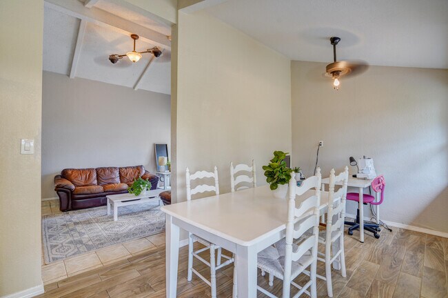 Foto del edificio - 2229 Seagull Dr