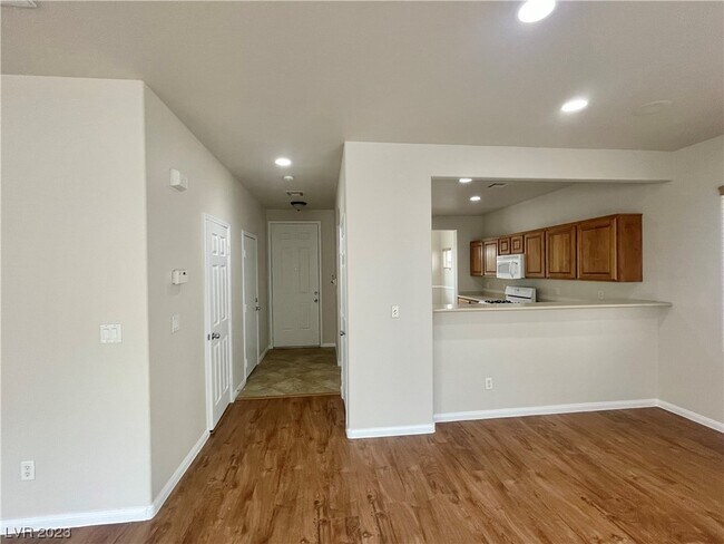 Building Photo - 9112 Beautiful Flower Ct