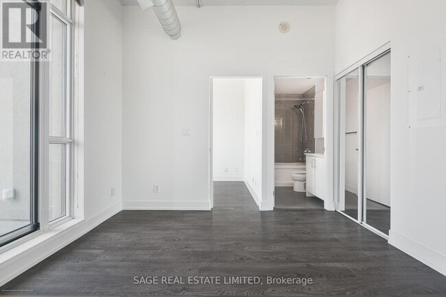 Building Photo - 75-1175 The Donway W