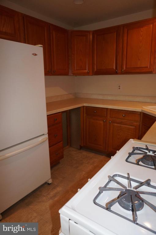 Building Photo - 825 Haws Ave
