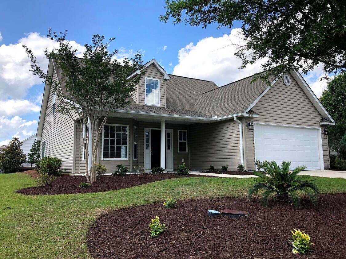 Primary Photo - 3 bed 2.5 bath Spacious Home in Azalea Lakes