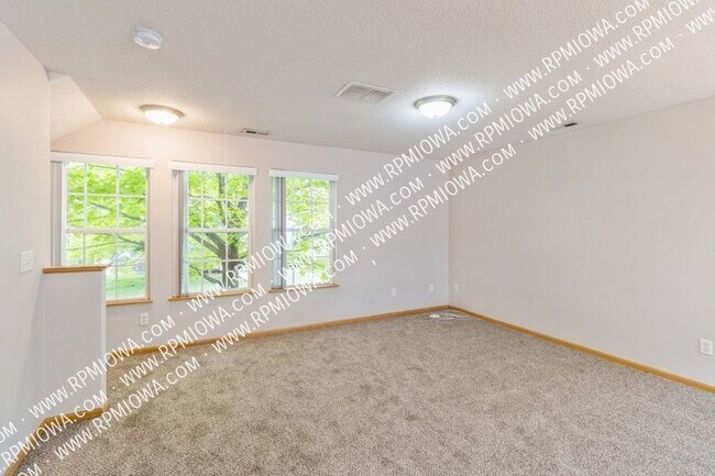 Foto del edificio - GREAT LOCATION!! 2 Bedroom, 2 Bathroom Tow...