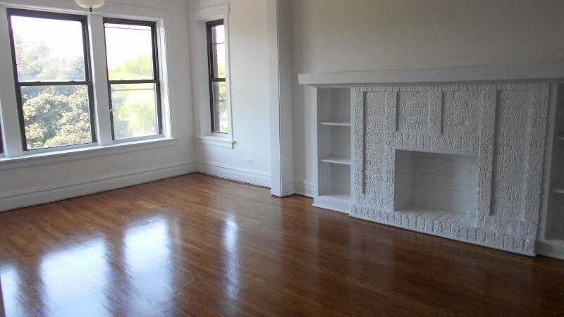 Primary Photo - 1305 W Lawrence Ave
