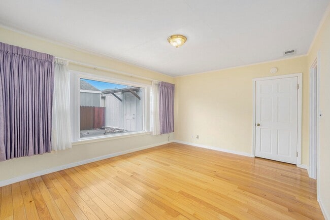 Building Photo - 3006 Otis Dr