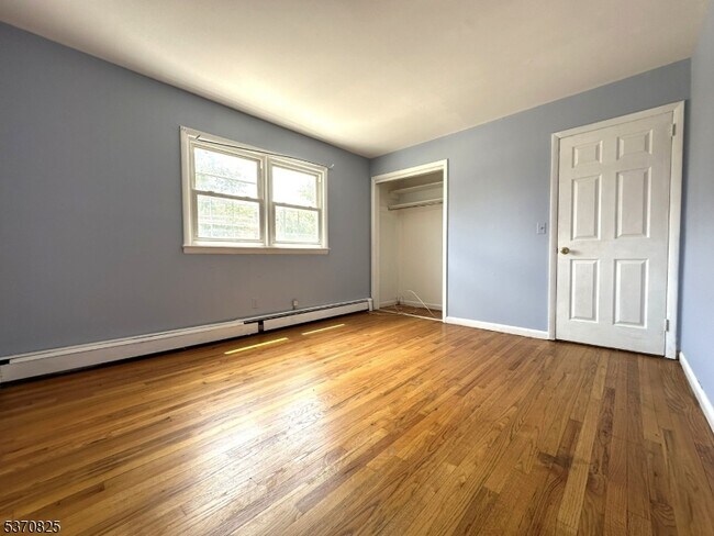 Foto del edificio - 87 N Beverwyck Rd