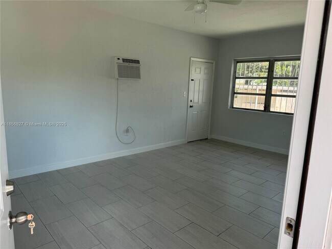 Foto del edificio - 1060 SW 29th Ave