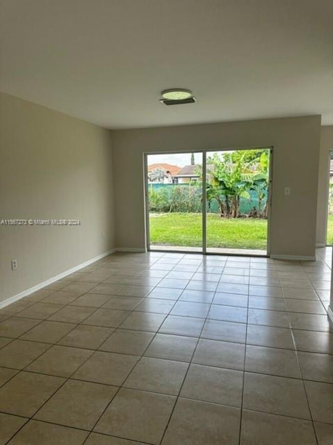 Building Photo - 15747 SW 298th Ter