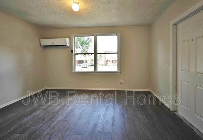 Building Photo - 1276 W 32nd St