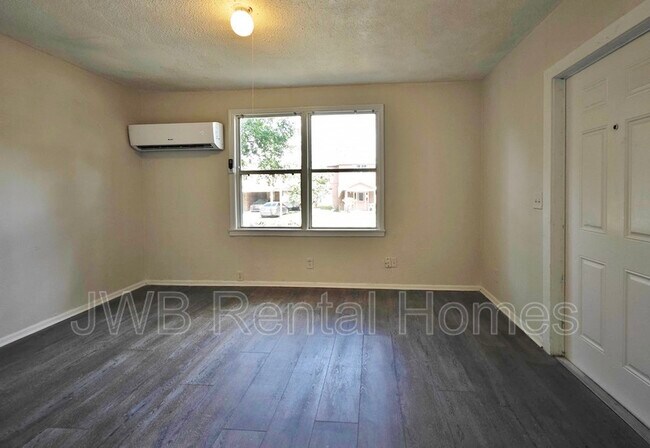 Foto del edificio - 1276 W 32nd St