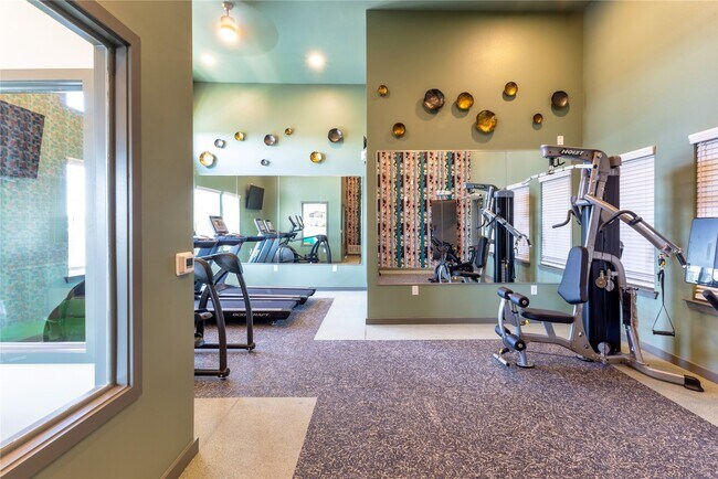 Foto del edificio - 1200 W Koenig Ln