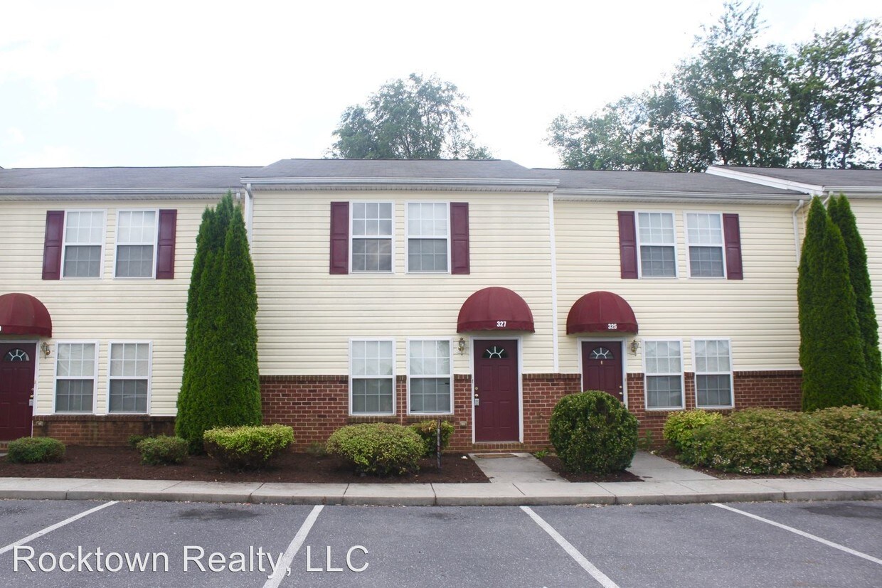 Primary Photo - 3 br, 2.5 bath House - 327 Emerson Lane